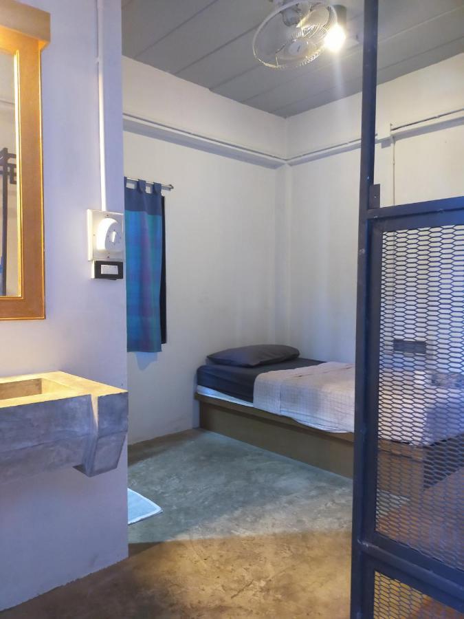 9 Hostel Chiang Mai Exteriör bild