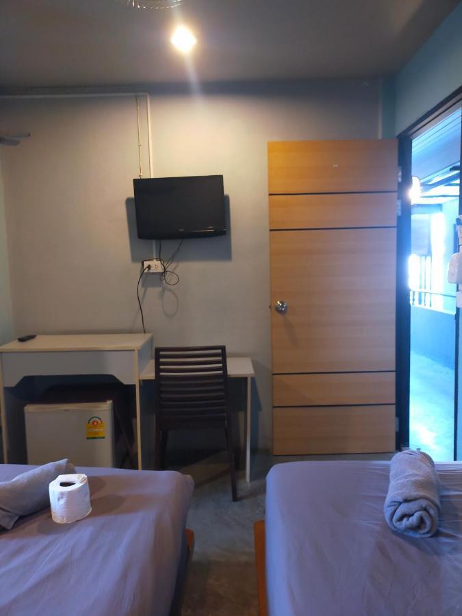 9 Hostel Chiang Mai Exteriör bild