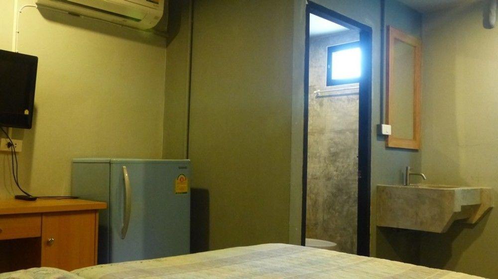 9 Hostel Chiang Mai Exteriör bild