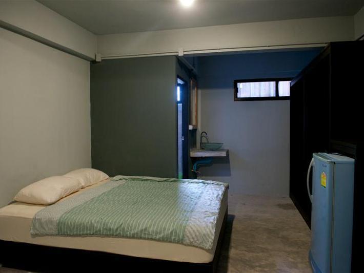 9 Hostel Chiang Mai Exteriör bild